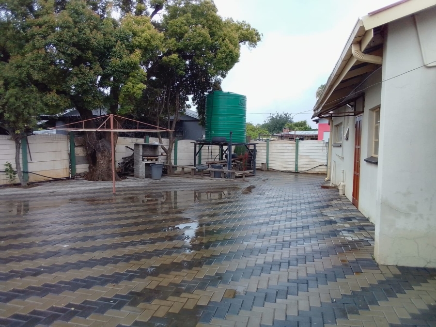 To Let 1 Bedroom Property for Rent in Oos Einde North West